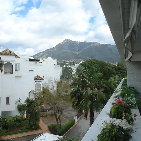 Marina Mariola Resort *