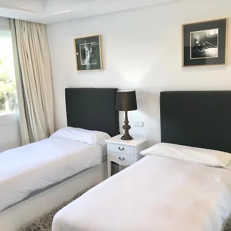 Marina Mariola 马尔韦利亚